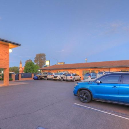 Cousins Motor Inn Инверелл Экстерьер фото