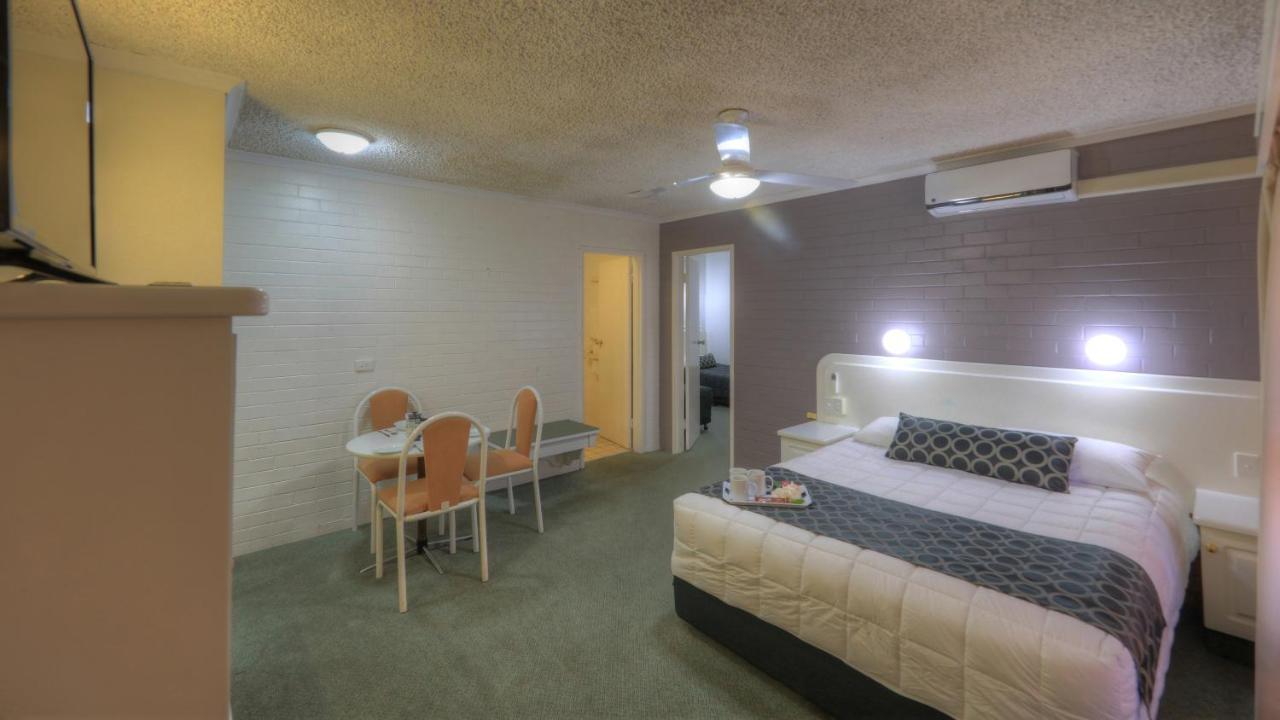Cousins Motor Inn Инверелл Экстерьер фото