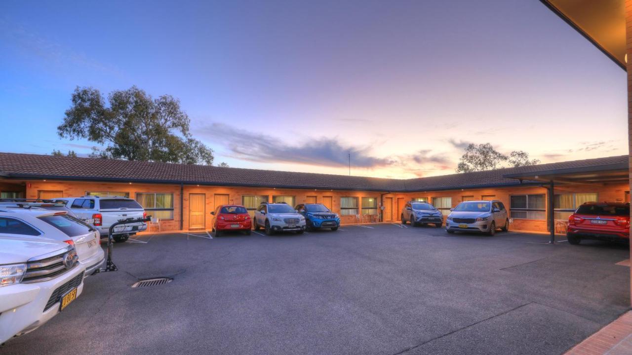 Cousins Motor Inn Инверелл Экстерьер фото