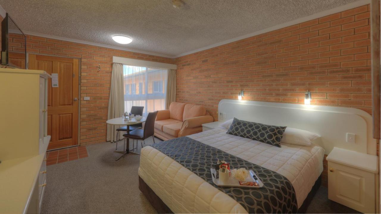 Cousins Motor Inn Инверелл Экстерьер фото