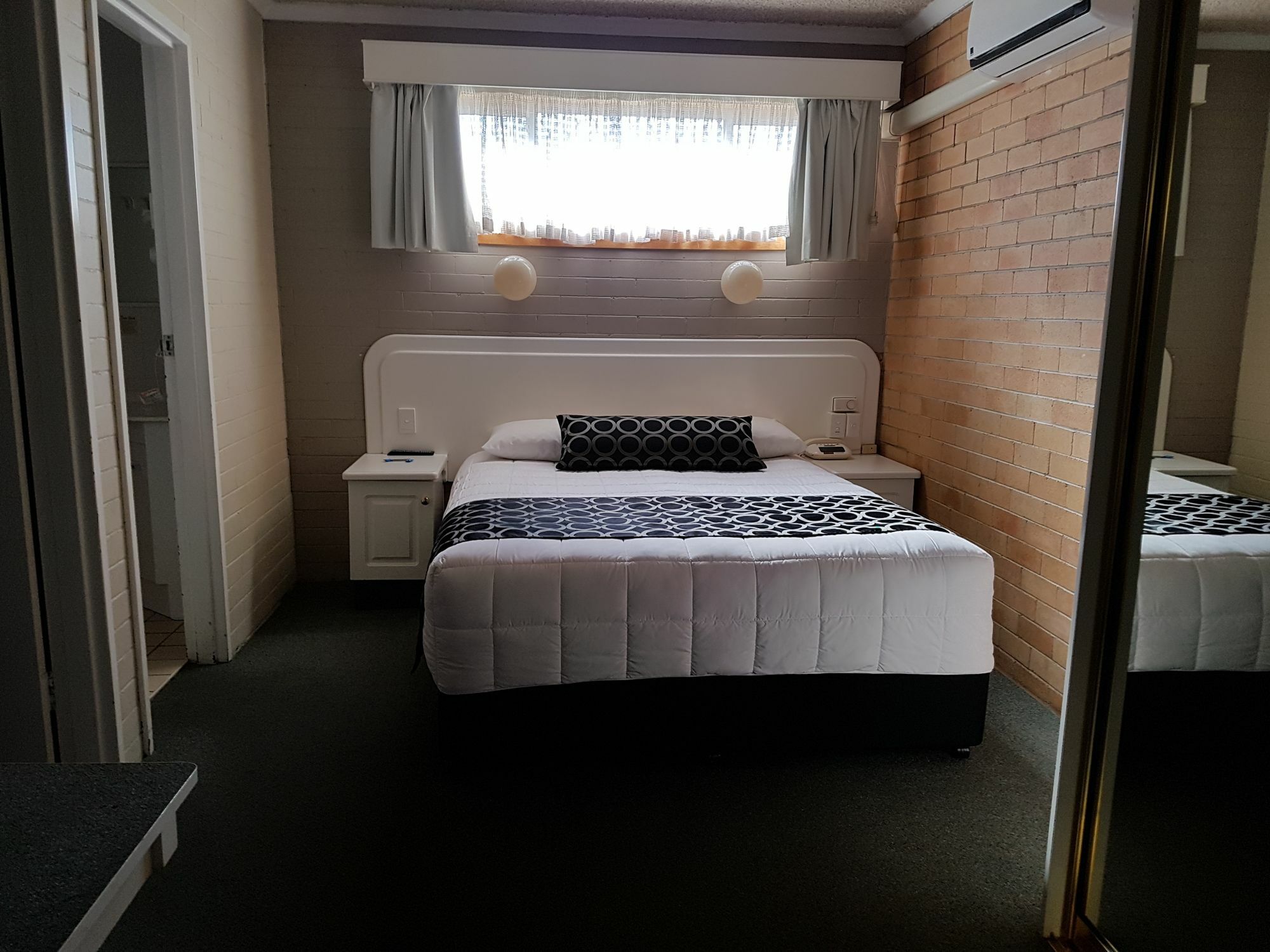 Cousins Motor Inn Инверелл Экстерьер фото